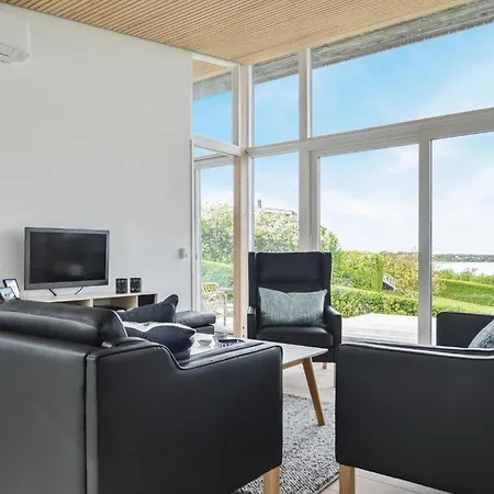 Three-bedroom In بيت للعطل *