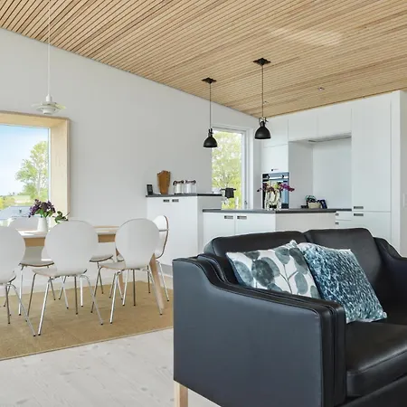 Three-bedroom In Farsø