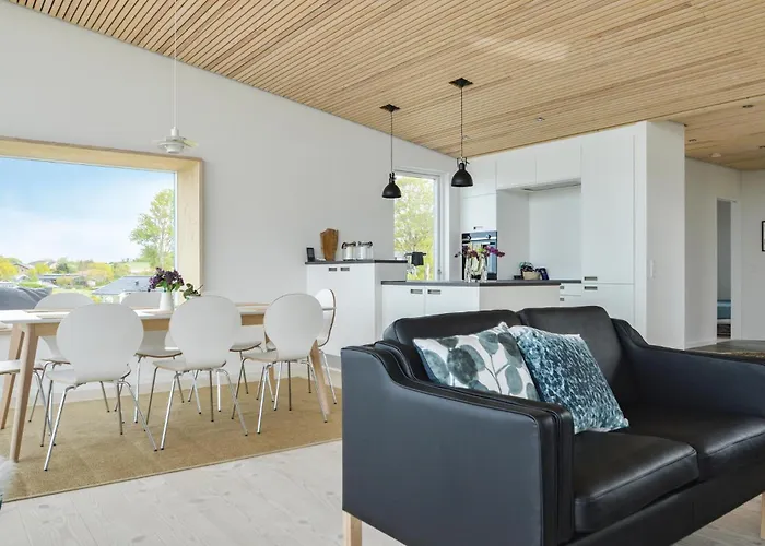 Three-bedroom In Farsø